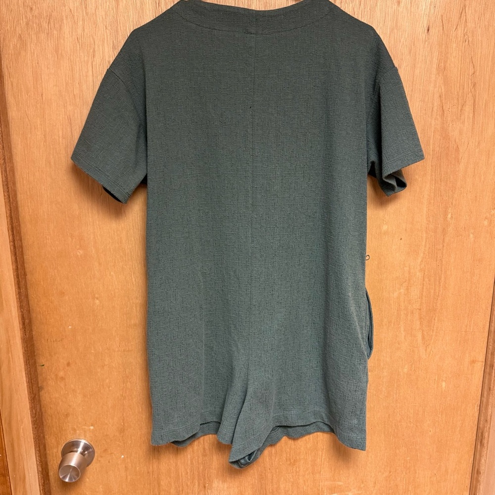 OLD NAVY Green Button-Up V-Neck Romper - Picture 7 of 8